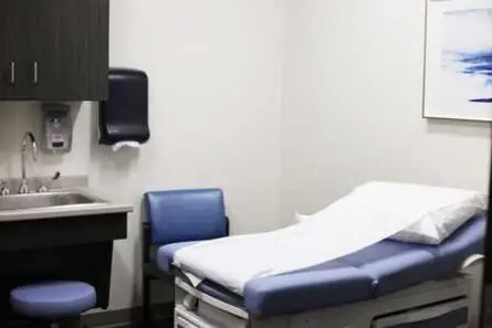 A beautiful anfd clean procedure room in PromptMed Urgent Care in Antioch
